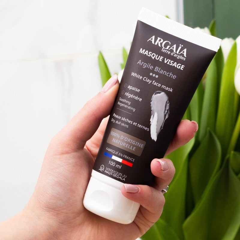 Maschera per il viso all'argilla bianca